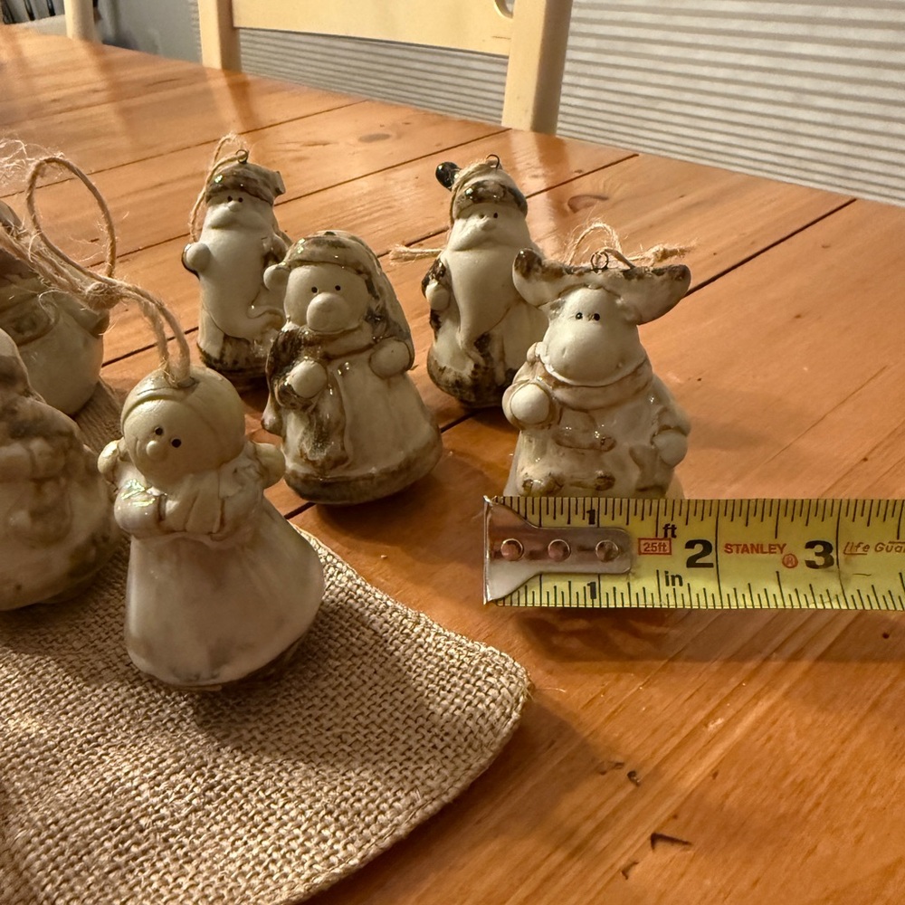 Ceramic/Pottery Holiday Folk Art Lot of 9 Figurine Ornaments Set -Cream and Gold - Picture 14 of 15